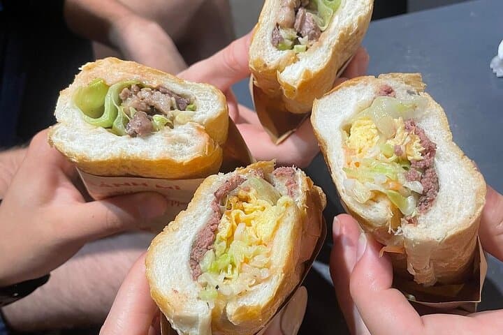 Hanoi Street Food Adventure: Train Street Eats and Old Quarter Bites photo 5