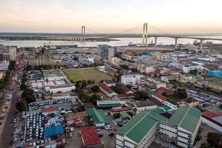 Romantic Walking Tour in Maputo: Cathedral, Gardens & Market Stroll photo 6