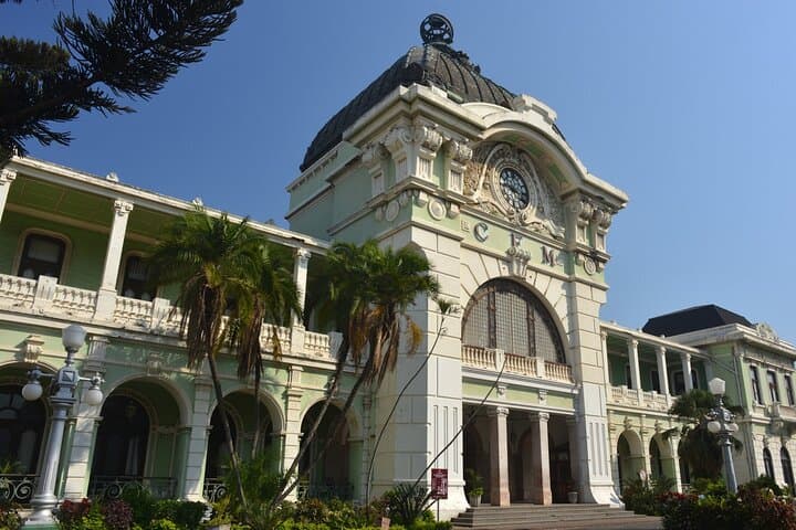 Romantic Walking Tour in Maputo: Cathedral, Gardens & Market Stroll photo 2