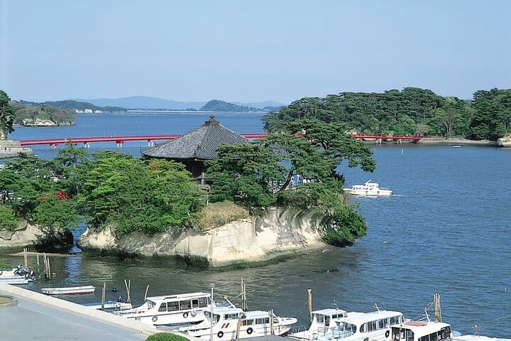 Matsushima Bay Day Trip from Tokyo: Shinkansen, Sightseeing Boat & Local Food