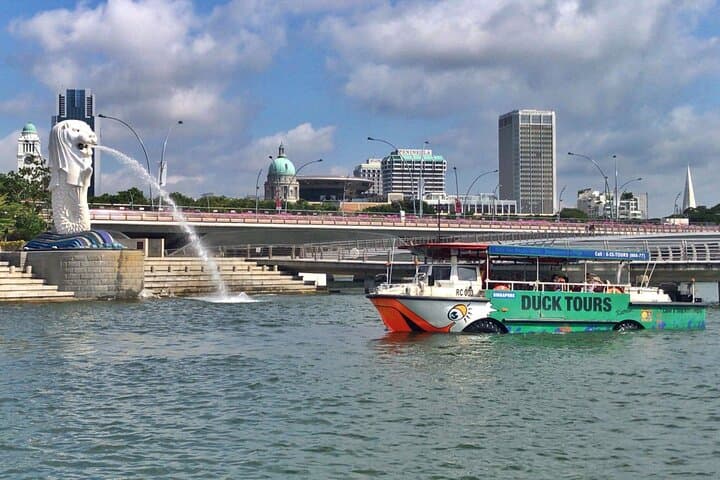 Singapore Duck Private Tour: Amphibious City & Marina Bay Experience photo 5