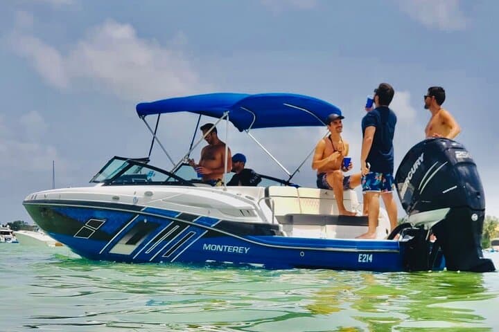 Private Nixon Sandbar Tour: Miami Sandbar Boat Charter & Key Biscayne Cruise photo 3
