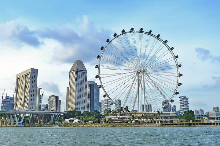 Private Singapore Flyer & DUKW Tour — Marina Bay Amphibious Sightseeing photo 2