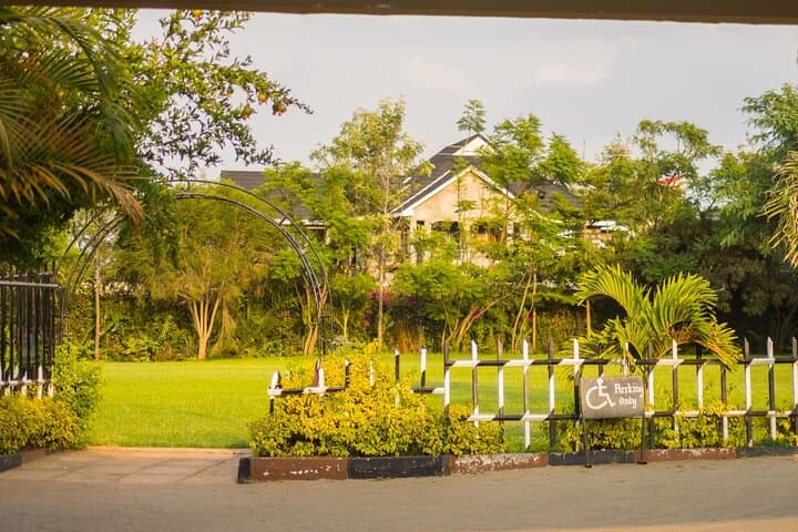 Romantic Nairobi Cityscape Tour — KICC, Gardens & Cultural Stops photo 4