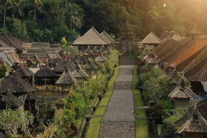 Eastern Bali Besakih Temple and Tukad Cepung Waterfall Day Tour photo 3