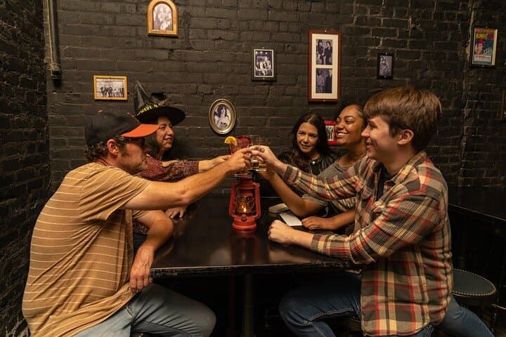 Hollywoodland Highball Haunted Pub Crawl: Ghosts, Bars, and Night Walks on Hollywood Blvd