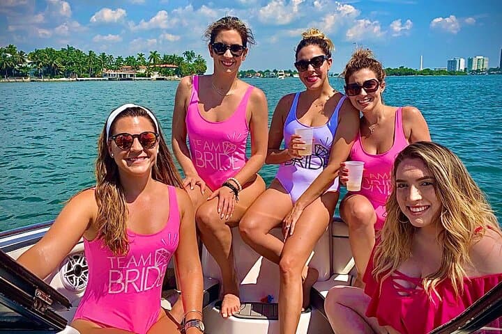 Private Nixon Sandbar Tour: Miami Sandbar Boat Charter & Key Biscayne Cruise photo 4