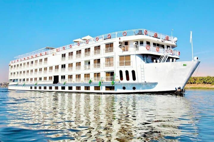 Luxor to Aswan: 5-Day Luxury Nile Cruise with Temples and Felucca Sunset
