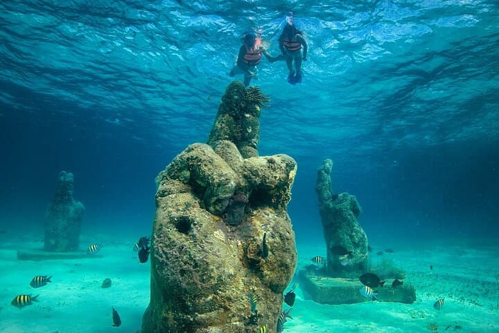 Catamaran to Isla Mujeres: Snorkel Reefs & Beach Club Day Trip from Cancún photo 5
