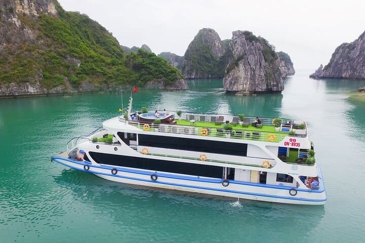 Halong Bay 8-Hour VIP Cruise: Day Trip with Caves, Kayaking & Sunset Jacuzzi photo 2