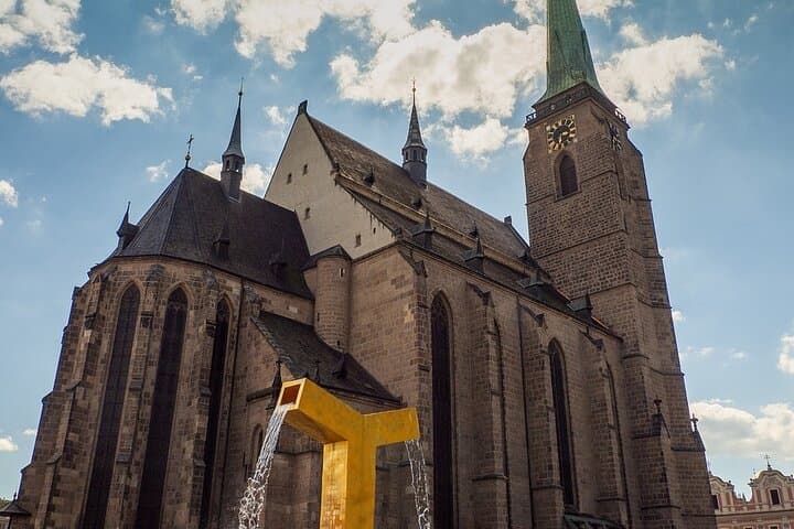 Private Prague to Pilsen Transfer with Two Sightseeing Stops