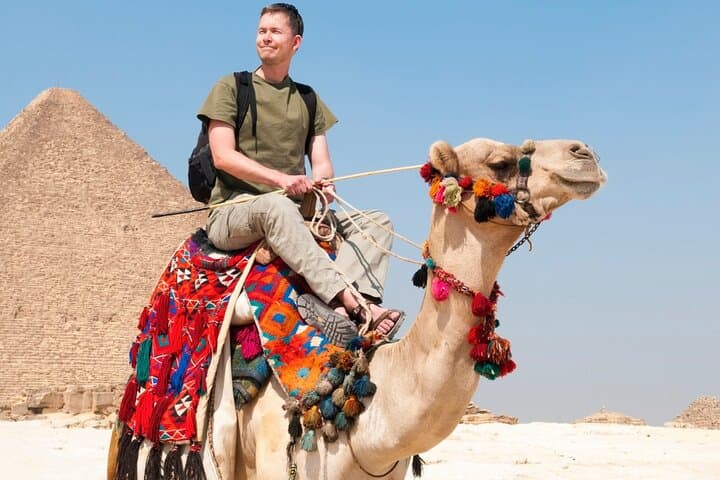Full-Day Private Tour: Giza Pyramids, Saqqara & Memphis from Cairo