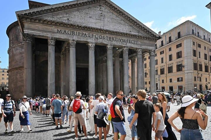 Beyond the Dome: Guided Pantheon Tour in Rome — History, Light & Hidden Tombs photo 4