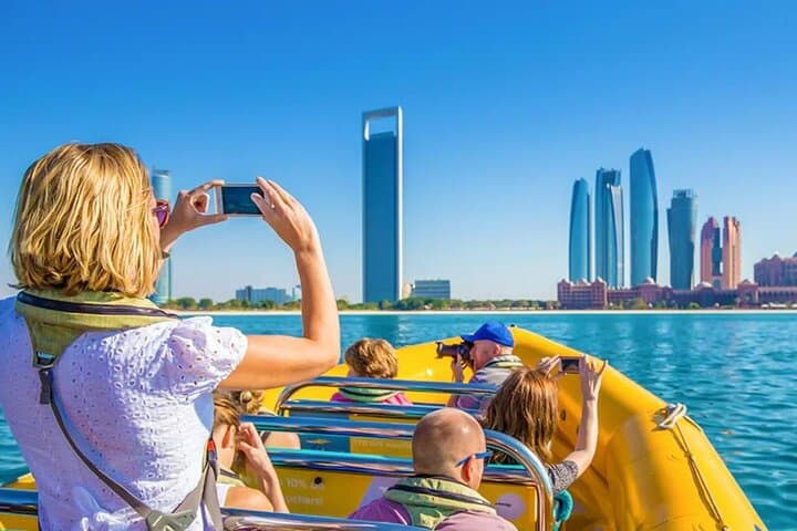 Abu Dhabi Speed Boat Tour: Yas Marina & Lulu Island Cruise photo 2