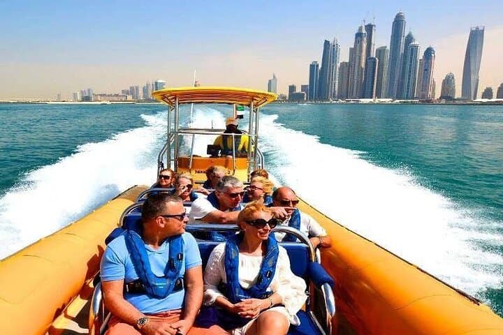 Abu Dhabi Speed Boat Tour: Yas Marina & Lulu Island Cruise