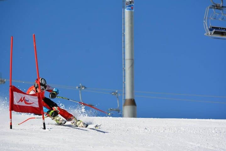 Private Ski and Snowboard Lessons in Bansko: Learn from a Former National Racer photo 5