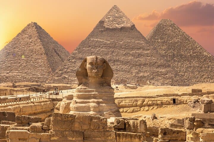 Two-Day Cairo: Giza Pyramids, Saqqara & Dahshur Discovery Tour