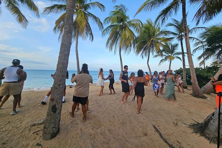 Sunset Salsa on San Juan Beach: Romantic Beginner Salsa Class at Dusk photo 3