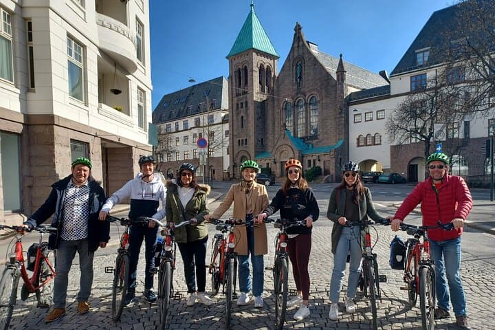 Pedal Through Oslo: 3-Hour City Bike Tour to Vigeland, Aker Brygge & the Royal Palace photo 6