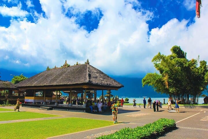 Bedugul and Singaraja: North Coast Bali Day Tour to Lake Bratan & Gitgit photo 4