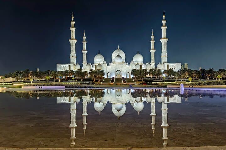 Sunset Silhouettes: Sheikh Zayed Grand Mosque Evening Tour from Dubai photo 3
