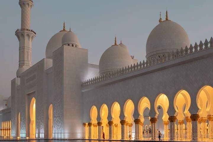 Dubai to Abu Dhabi Private Transfer — Comfortable 2-Hour Ride Between Cities photo 5