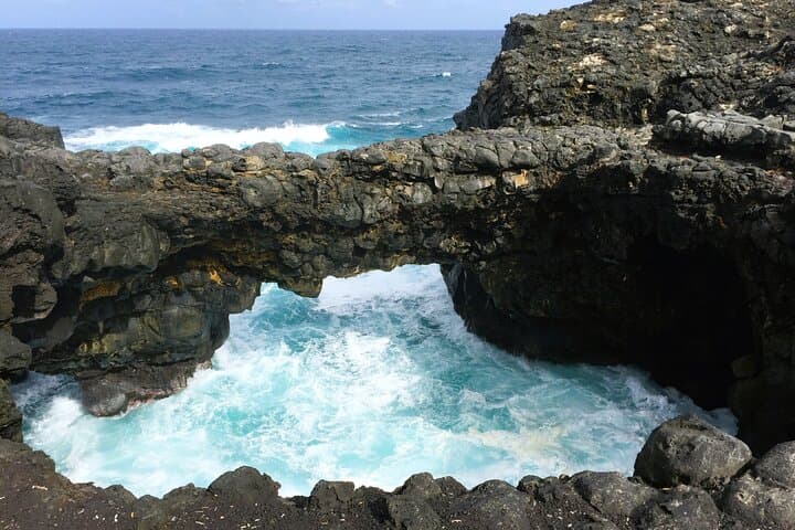 South–Southeast Mauritius: From Clifftop Vistas to Blue Bay Reefs