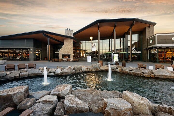 Denver Premium Outlets Private Transfer: Skyline Shopping with Mountain Views