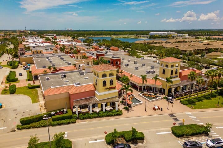 Door-to-Door Private Shopping Tour to Miromar Outlets from Fort Myers Hotels