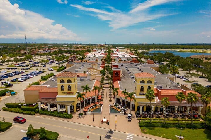 Door-to-Door Private Shopping Tour to Miromar Outlets from Fort Myers Hotels photo 5