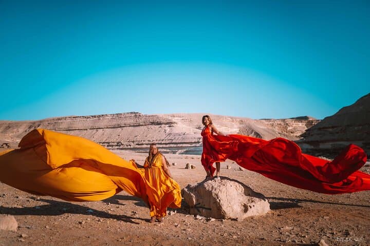 Giza Flying Dress Photoshoot: Private 4-Hour Pyramids Experience
