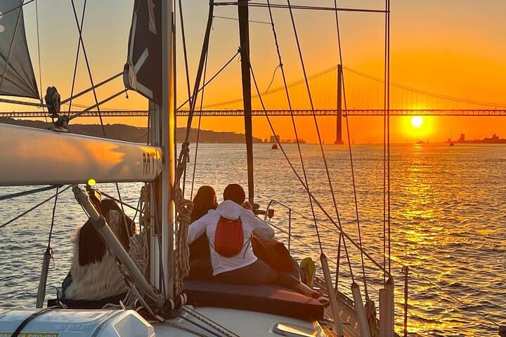 Sunset Boat Tour on Lisbon’s Tagus: Private 2-Hour River Cruise