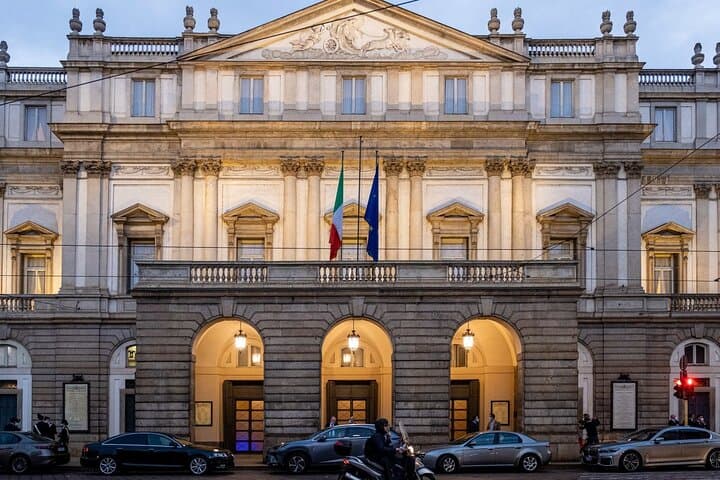Skip-the-Line Duomo Rooftop and La Scala Private Tour — Milan Highlights photo 4