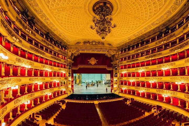 Skip-the-Line Duomo Rooftop and La Scala Private Tour — Milan Highlights photo 5