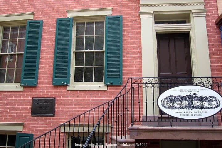 Secrets & Scandals: Washington, D.C. Private Half-Day Walking Tour photo 3