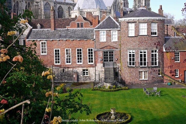 York Private Walking Tour — Walls, York Minster & The Shambles photo 3