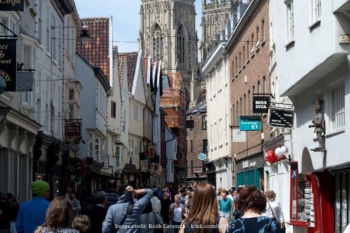 York Private Walking Tour — Walls, York Minster & The Shambles photo 4