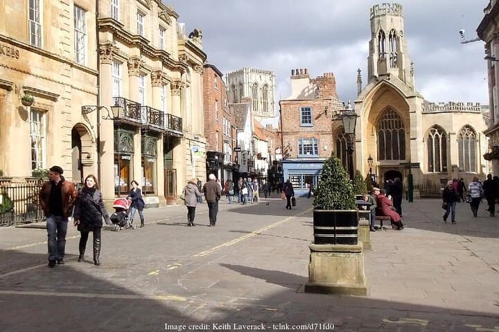 York Private Walking Tour — Walls, York Minster & The Shambles photo 5
