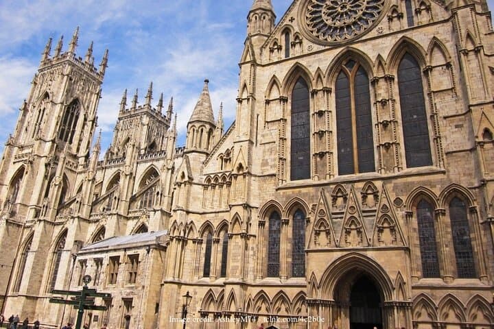 York Private Walking Tour — Walls, York Minster & The Shambles