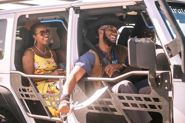 Pirate Jeep Tour of Nassau: Private Historic Sightseeing Adventure photo 4