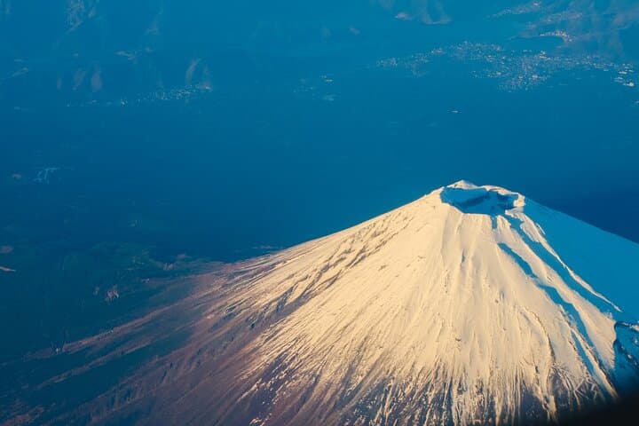 Private Luxury Day Tour to Mt. Fuji, Lake Kawaguchi & Thatched Villages