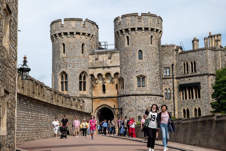 Skip-the-Line Windsor Castle Day Trip from London — Private Guided Tour