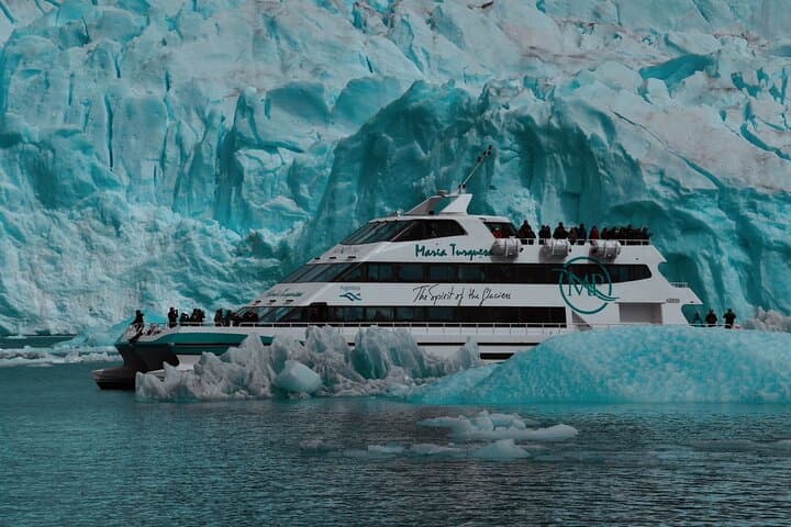 Gourmet Upsala and Spegazzini Glacier Boat Tour from El Calafate photo 1