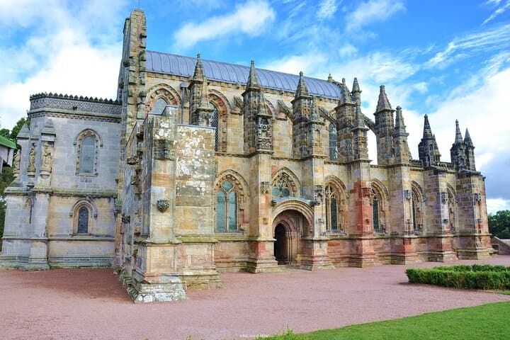 Private Rosslyn Chapel & Melrose Day Trip from Edinburgh with Glenkinchie Distillery