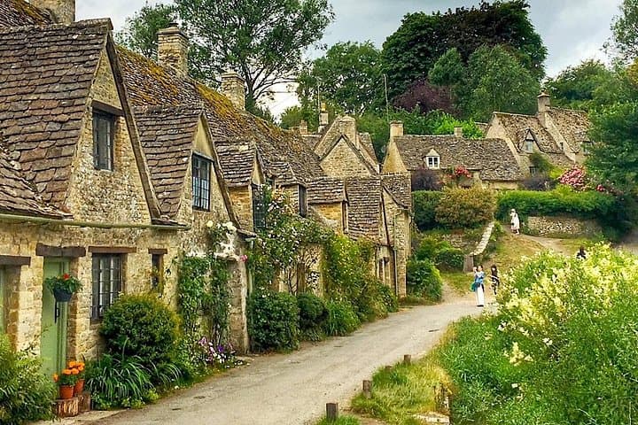 Cotswolds & Stratford Day Tour from Cambridge: Shakespeare, Stone Villages & Scenic Views