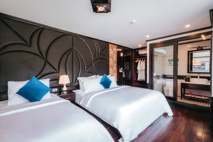 Rosa Cruise: 3-Day Halong Bay & Lan Ha Bay Explorer from Hanoi photo 6