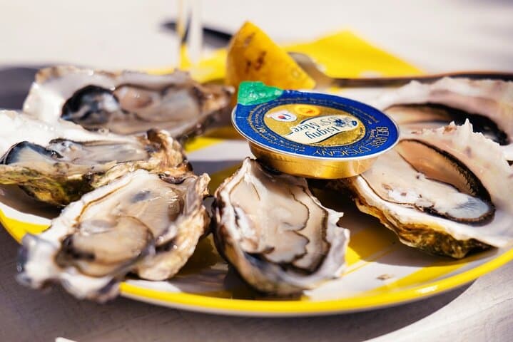 Arcachon Bay & Dune du Pilat Full-Day Trip from Bordeaux — Oysters, Villas and Sand Views photo 3