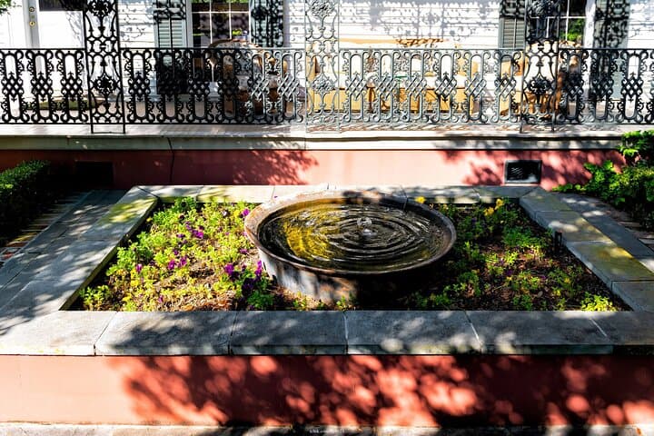 Garden District Private 2-Hour Walking Tour in New Orleans photo 5