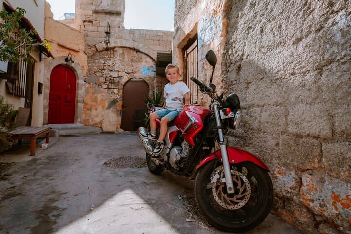 Private Photoshoot in Ephesus: Professional Photo Session at Ancient Ruins photo 3