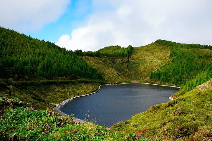 Hike Sete Cidades to Ferraria: Full-Day Volcanic Trail with Ocean Thermal Baths photo 3